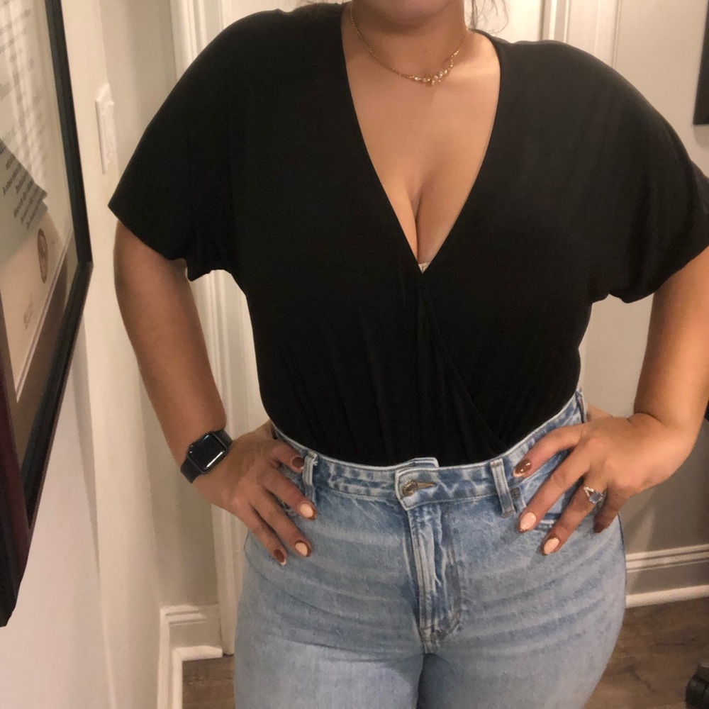 BLACK SHORT SLEEVE BODYSUIT